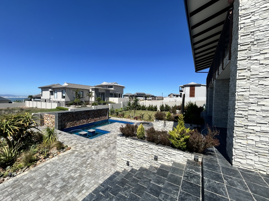 3 Bedroom Property for Sale in Wavecrest Eastern Cape